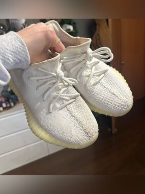 Yeezy 350 V2